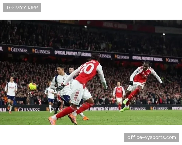 埃泽德比战梅开二度 成为阿森纳攻防转换核心引擎